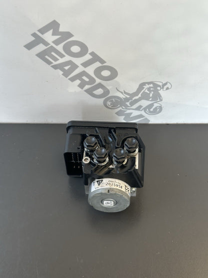 Triumph Street Triple 765 R ABS Pump OEM Triumph Street Triple T2025958 2017-19