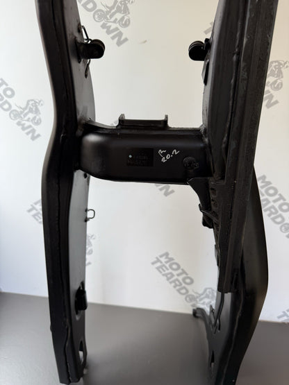 TRIUMPH TRIDENT 660 Swing Arm Rear Swingarm 660 Swinging Arm 2021-2024 T2051555