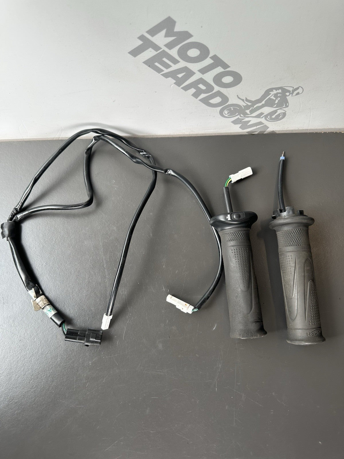 Triumph Street Triple 765R heated grips SPARES / REPAIRS READ DESCRIPTION OEM