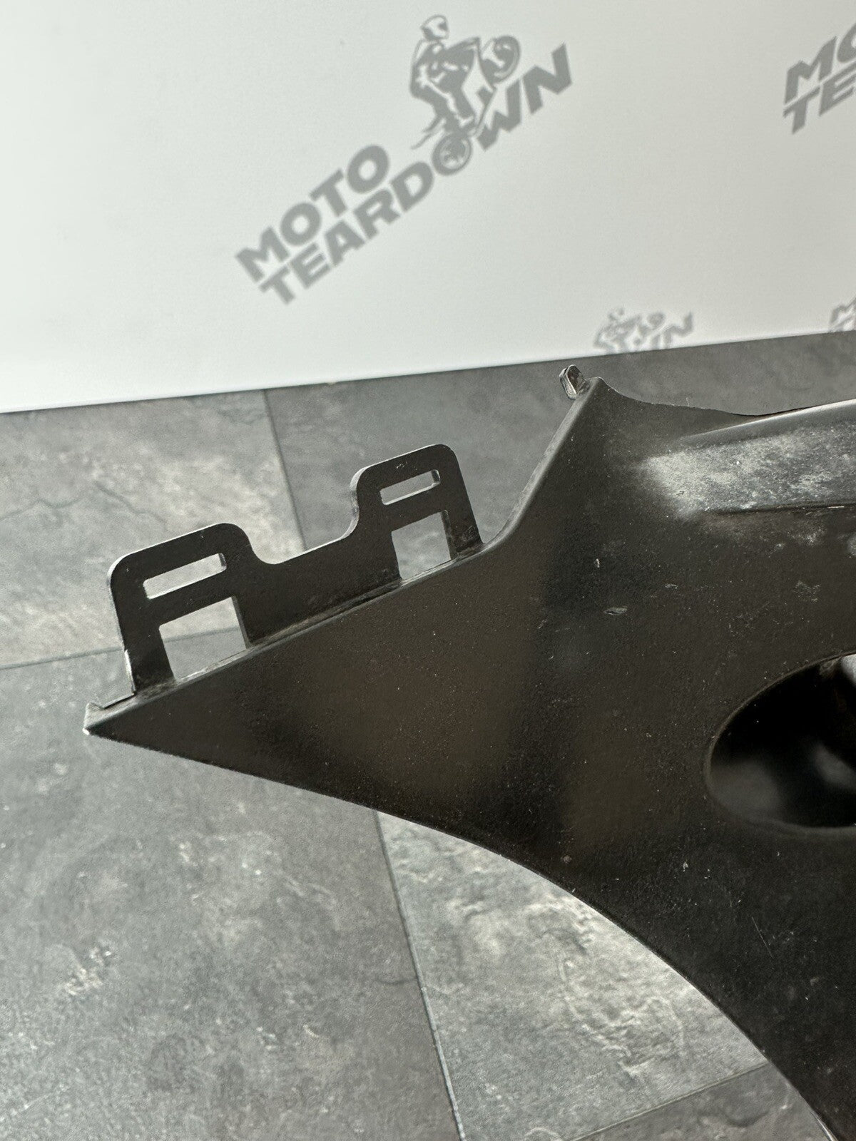Suzuki GSXR 1300 2016 HAYABUSA Belly Pan V Piece Panel Fairing 18408 Miles OEM