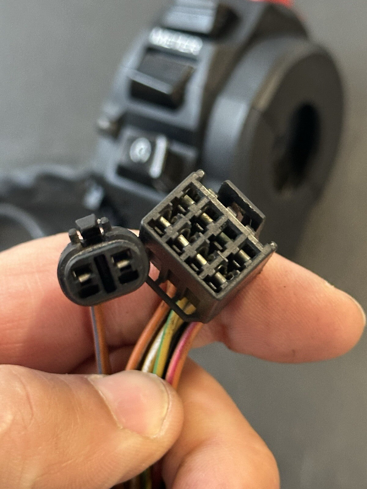 Suzuki GSXR600 GSXR750 Right handlebar switchgear start switch 2011-2016 DAMAGED