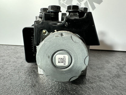 Triumph Street Triple 765 RS 2018 ABS Pump Regulator 15244m 2017-2020 OEM