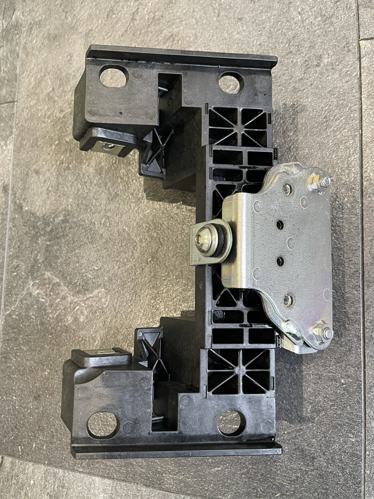Suzuki GSXR 1000 R 2019 Subframe Fuel Tank Bracket Mount 2017-22 WG69 OEM