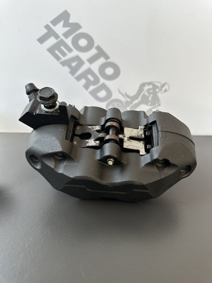 Kawasaki Z900 ZR900 2022 front brake calipers pair Kawasaki Z900 Front Calipers