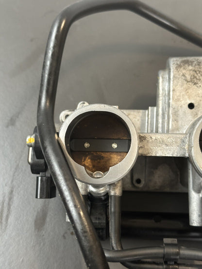 TRIUMPH STREET TRIPLE 765 RS 2017 Throttle Bodies 27,946 M 765RS Throttle Bodies