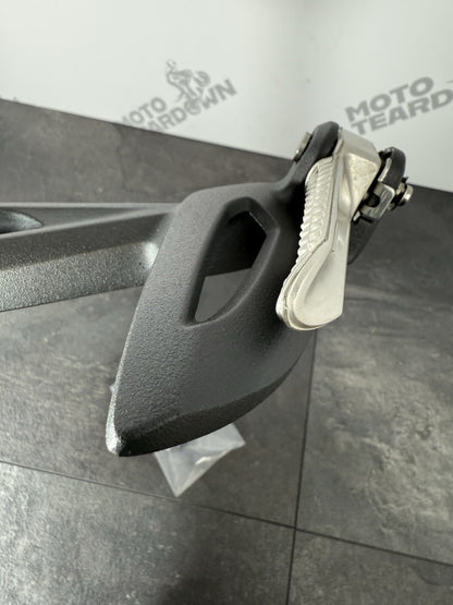 a6b17dd7-d819-4982-a5a0-b081532cc58e