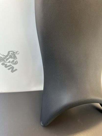 TRIUMPH STREET TRIPLE 675 Seat T2306407 Triumph Street Triple 675R Seat 2007-11