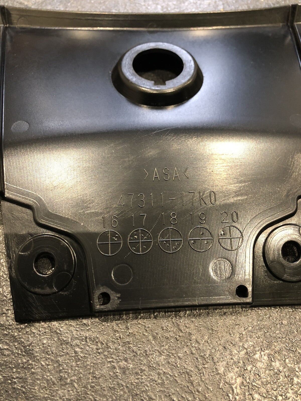 Suzuki GSXR 1000 2020 Pillion Seat Lock Fairing Panel 2017-2020 OEM L7 L8 L9 M0