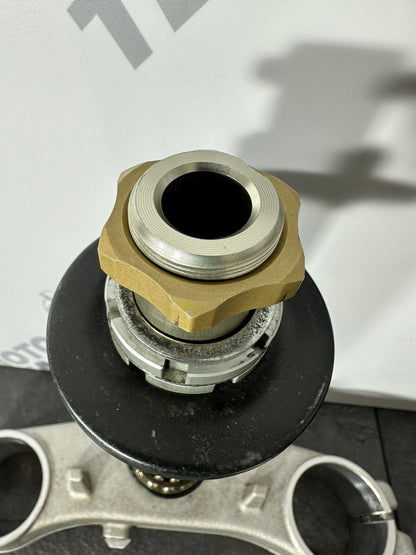 Suzuki GSXR 1000 2014 Lower Yoke Bottom Yoke Bearings 22774 Miles 2009-2016 OEM