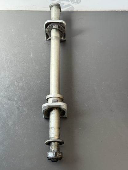 TRIUMPH TRIDENT 660 REAR WHEEL SPINDLE Rear Wheel Axle YEAR 2021-2024 OEM