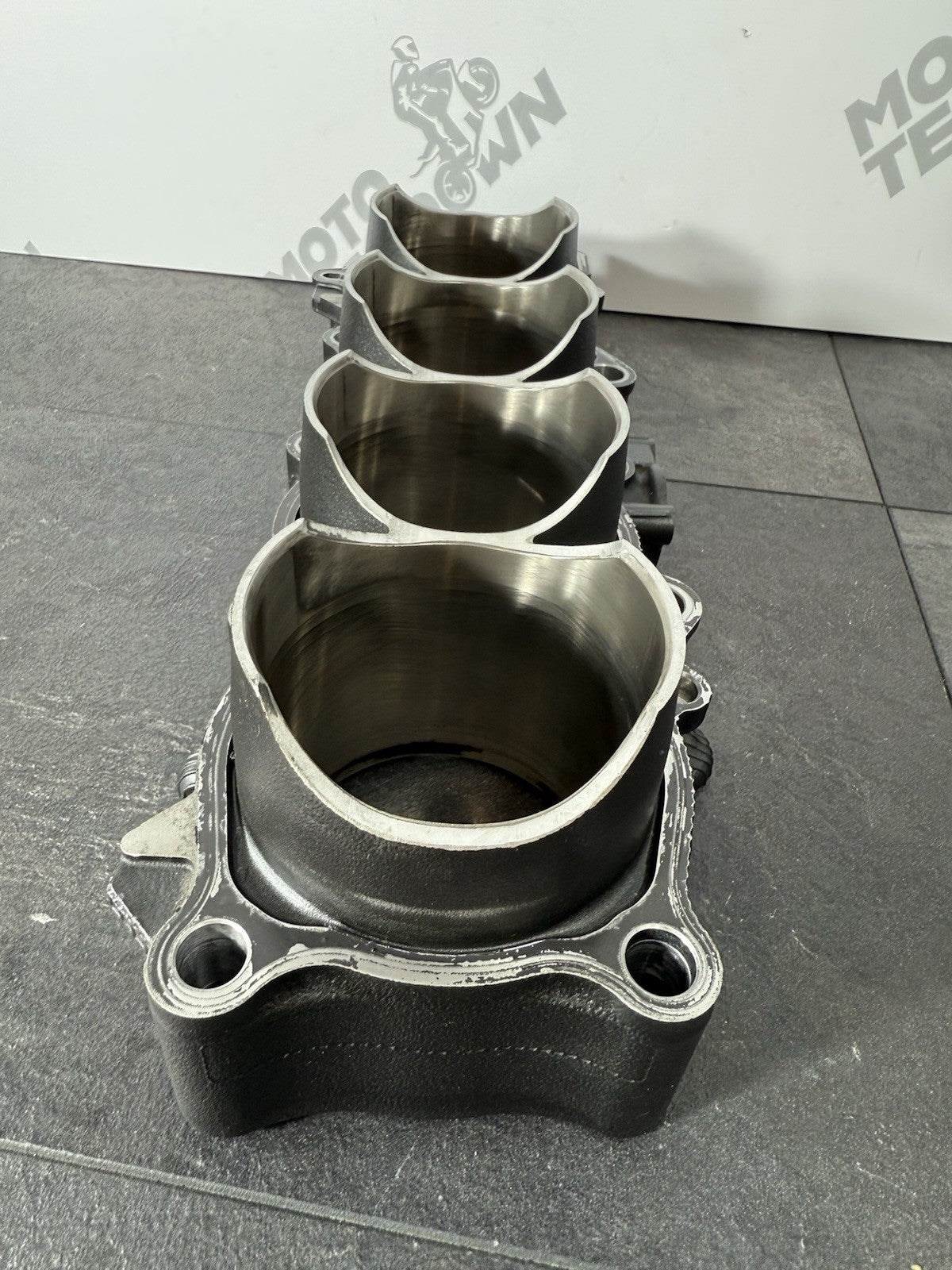 0d9aff5a-a736-4011-94d3-c92694d0c970