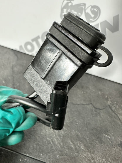 Triumph Street Triple 765 RS 2017 USB Connector Socket 10580 Mile 2018-2024 OEM