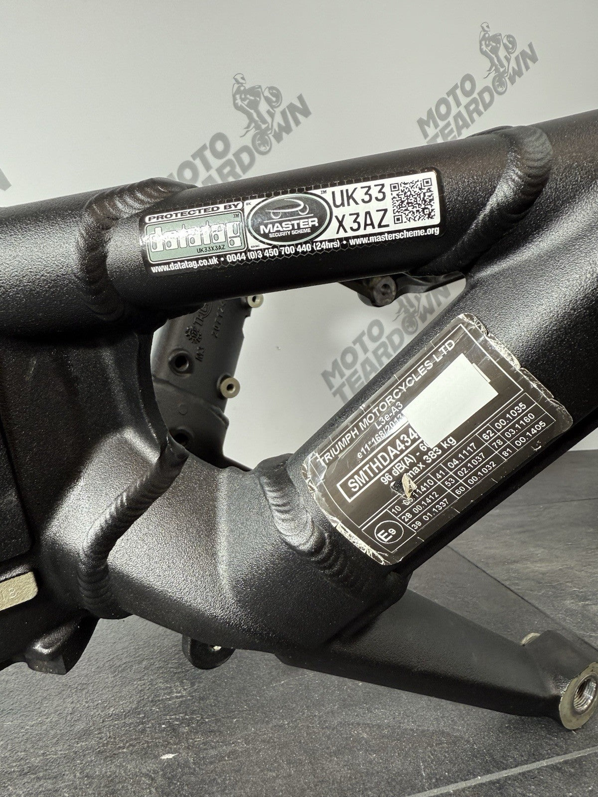 de8f9377-f43a-401d-a957-6064aa5a7b85