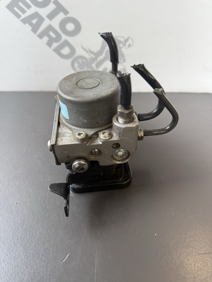 Triumph Street Triple 675 R 2015 ABS Pump Module Brake Pump 2013-2016 OEM Rear