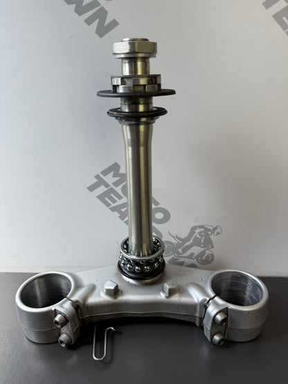 TRIUMPH STREET TRIPLE 675R Lower Yoke Bottom Clamp Lower Fork Clamp - T2044131