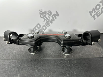Suzuki GSXR 1300 2016 HAYABUSA Handlebar Holder Top Yoke Cover 18408 Miles OEM