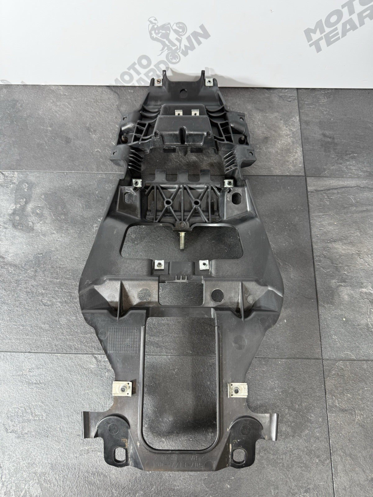 Yamaha YZF R125 R 125 2014 Subframe Inner Tray Panel 26983 Mile 2008-2018 OEM