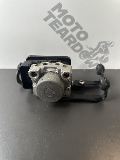 Triumph Street Triple 675 ABS 2013 - 2016 ABS Pump Controller 12,409 Miles ABS