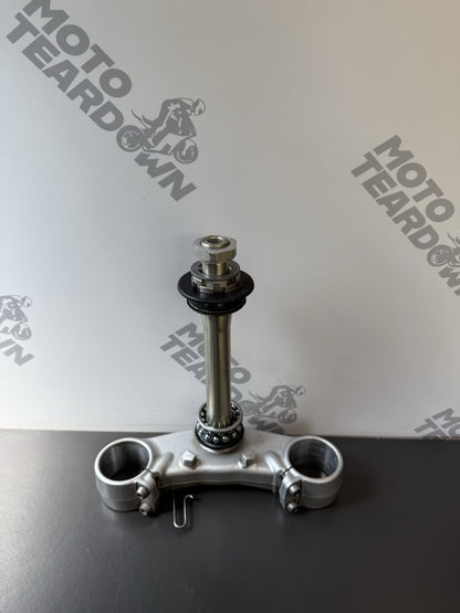 TRIUMPH STREET TRIPLE 675R Lower Yoke Bottom Clamp Lower Fork Clamp - T2044131