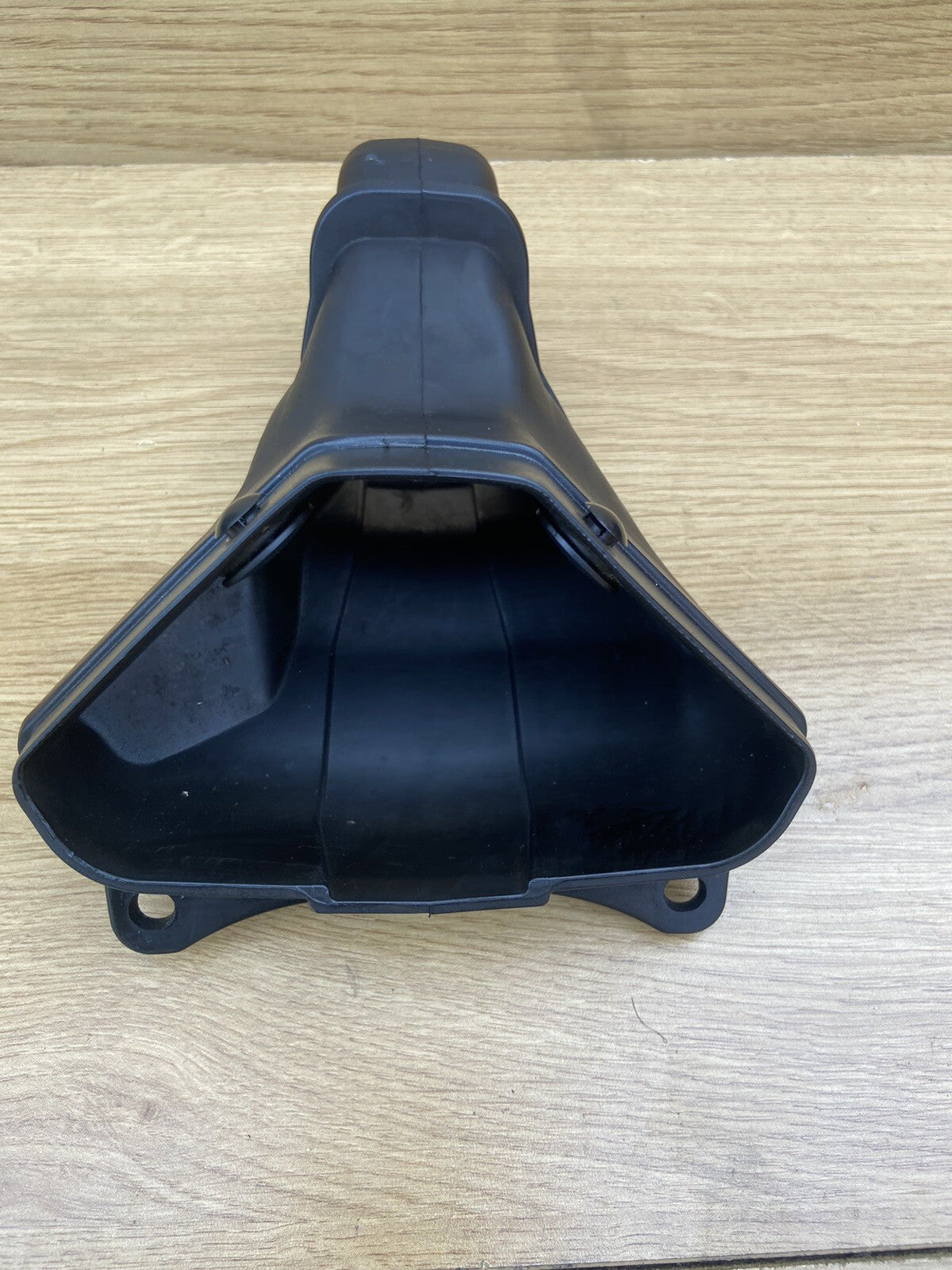 Triumph Moulding Duct Intake form part, duct, intake T2709086 Street Triple 765
