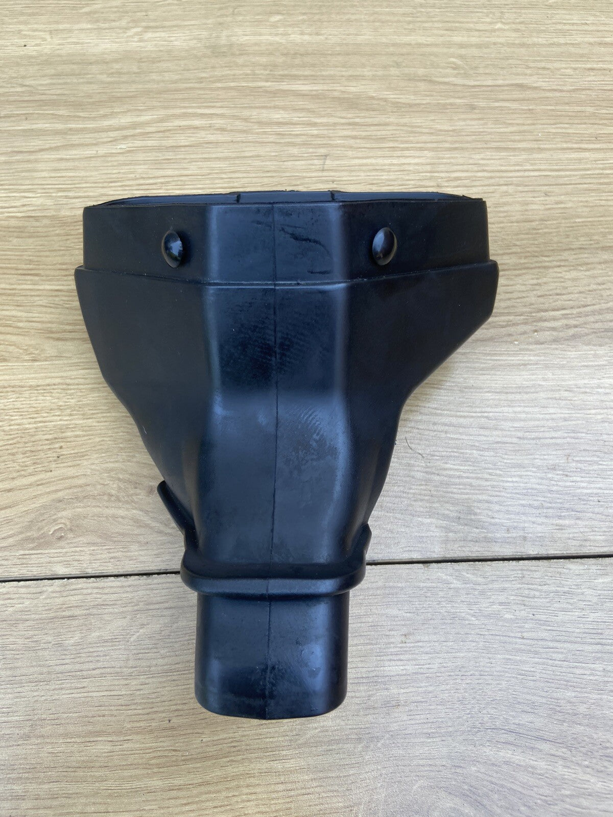 Triumph Moulding Duct Intake form part, duct, intake T2709086 Street Triple 765