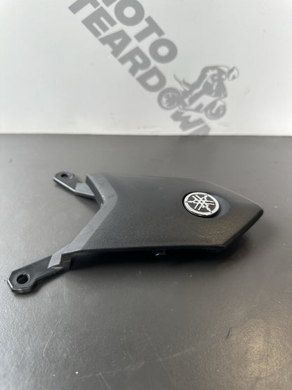Genuine Yamaha MT03 MT-03 Rear center tail joining fairing panel 2020- 1WDF171N0