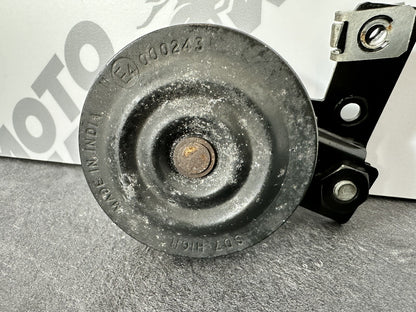 Aprilia Tuono V4 1100 2021 Horn & Mount Bracket Only 6606 Miles 2022-2024 OEM