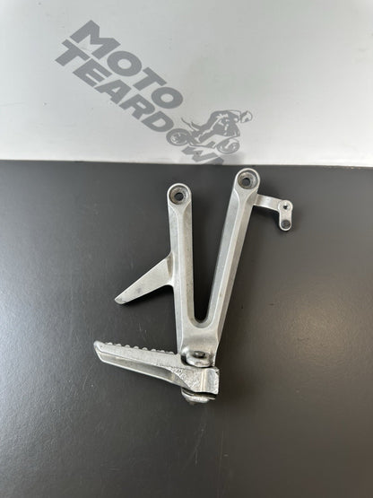 Honda CBR1000RR Fireblade right pillion footrest Right Foot Hanger 2004-2005 OEM