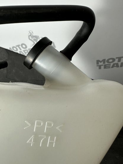 Suzuki GSXR 1000 2014 Expansion Tank Coolant Reservoir 22774 Miles 2009-2016 OEM