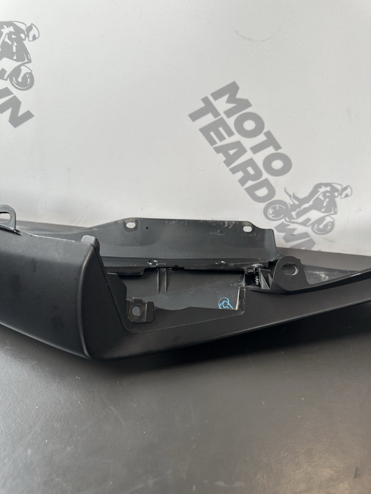 Yamaha MT03 MT-03 Right Rear fairing panel rear Right wing trim 1WD-F1721-00 OEM