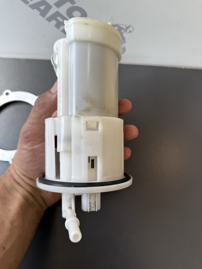 TRIUMPH STREET TRIPLE 675R Fuel Pump Petrol Pump T2401977 17,009 Miles 2008-2011