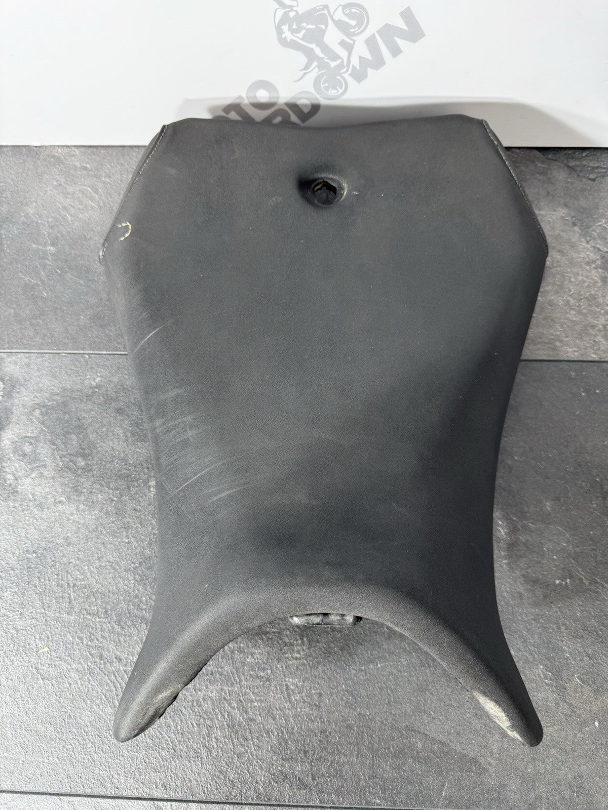 Yamaha YZF R125 R 125 2014 Seat Riders Seat *DAMAGED* 26983 Miles 2008-2018 OEM
