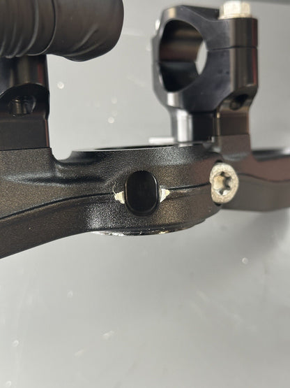 KTM 790 Top Yoke top upper fork yoke Top Yoke Top Fork Clamp 64101034032 OEM 20