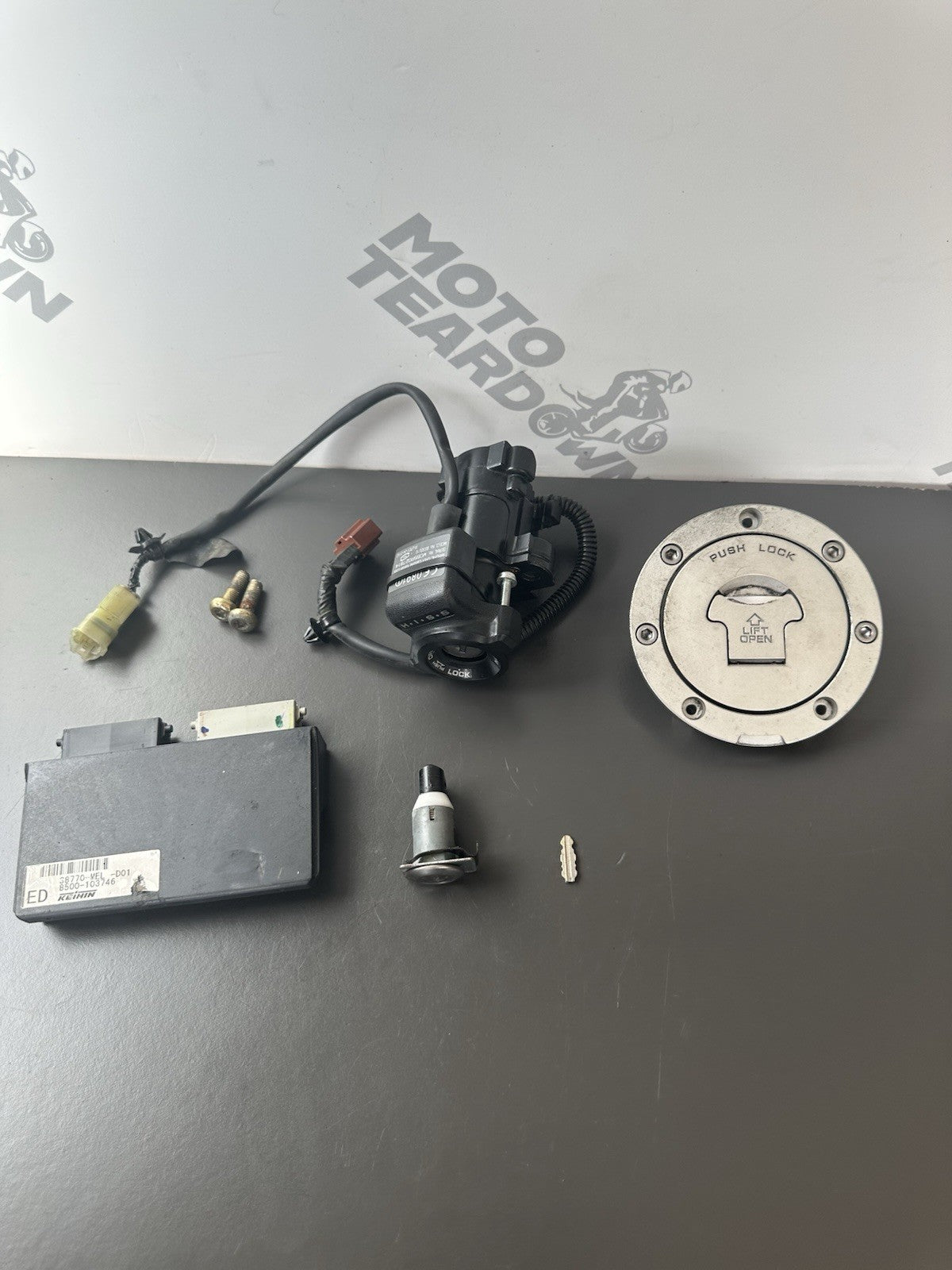 Honda Fireblade CBR1000RR Lockset ECU Ignition Key Fuel Cap Lock SEE DESCRIPTION