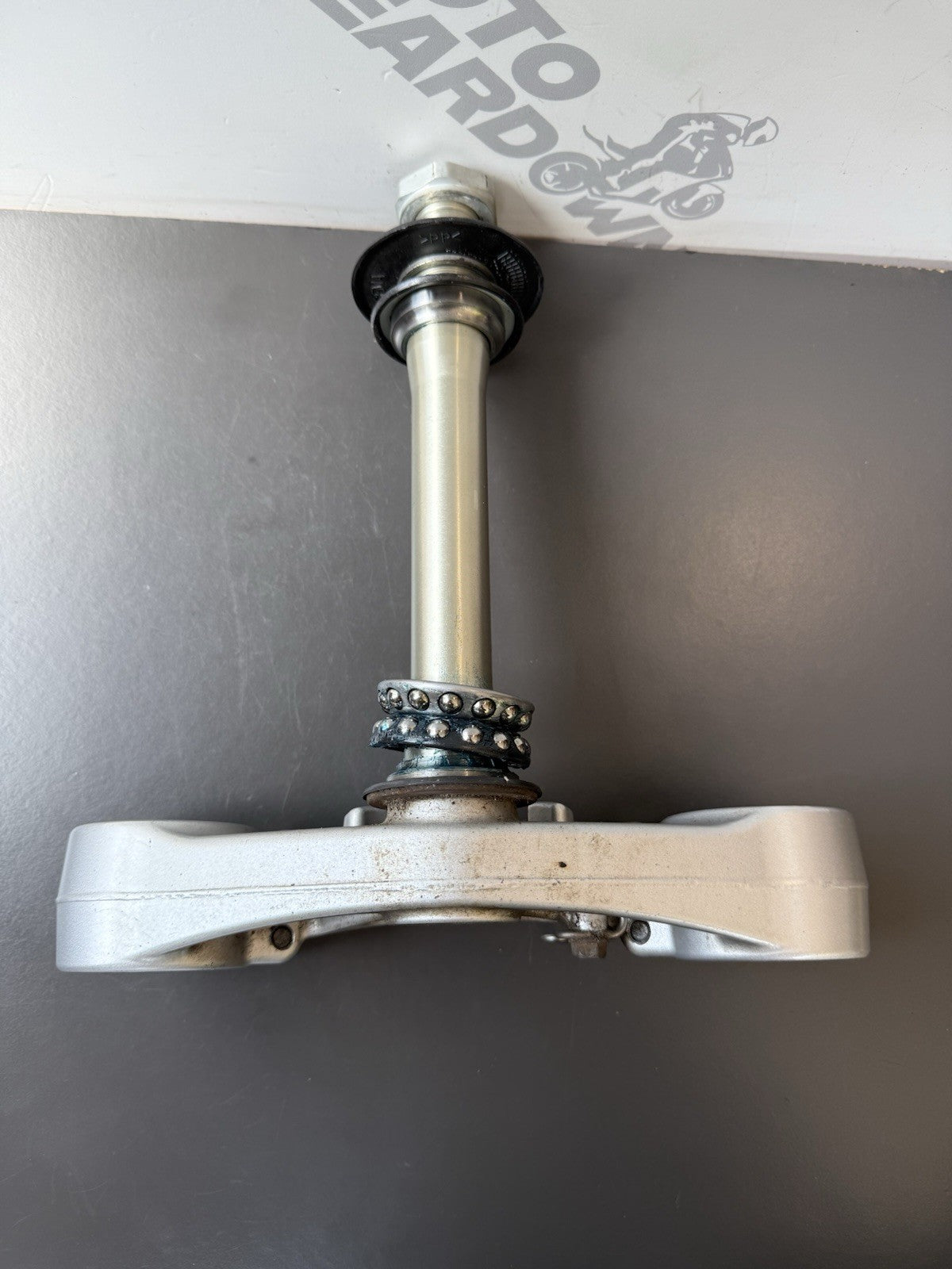 TRIUMPH STREET TRIPLE 675R Lower Yoke Bottom Clamp Lower Fork Clamp - T2044131