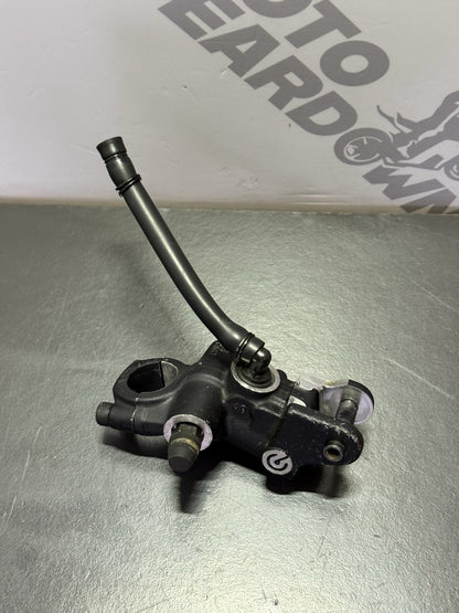 7a55e979-3f46-4e80-a64b-de2e1958d7a1