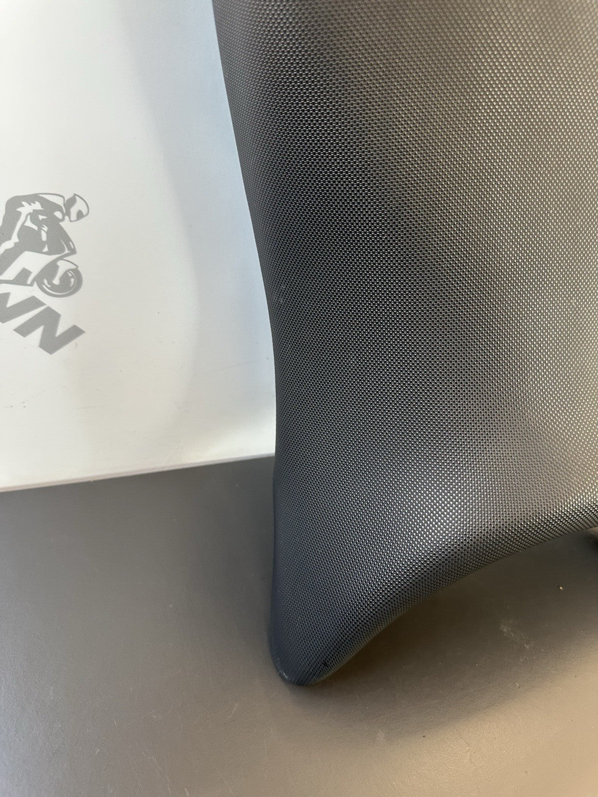 TRIUMPH STREET TRIPLE 675 Seat T2306407 Triumph Street Triple 675R Seat 2007-11