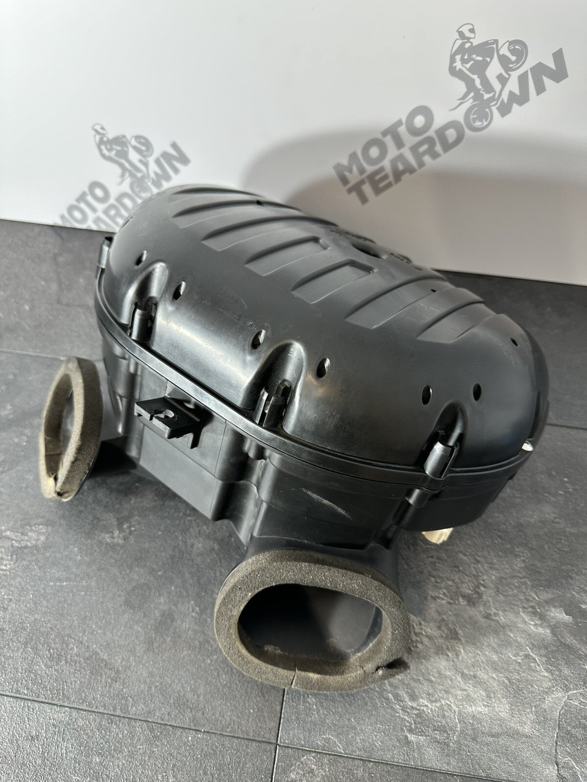 Suzuki GSXR 1000 2014 Air Box Airbox Air Filter Housing 22774 Miles 2009-2016