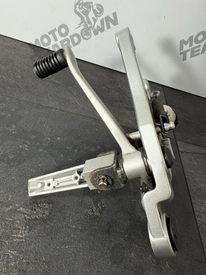 Yamaha YZF R125 R 125 2014 Right Rearset Footrest Brake MC 26983 Miles 2008-2018