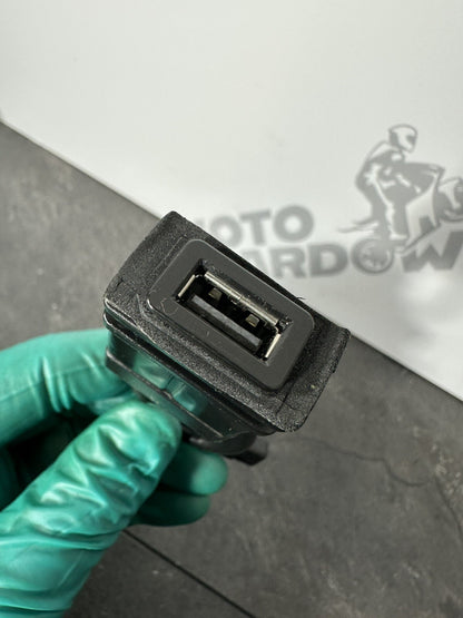 Triumph TIGER 900 GT PRO 2022 USB Connector Socket 6337 Miles 2020-2023 OEM