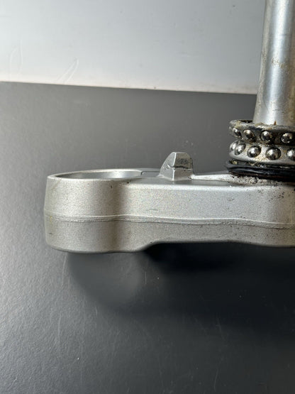 TRIUMPH STREET TRIPLE 675R Lower Yoke Bottom Clamp Lower Fork Clamp - T2044131