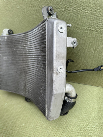 YAMAHA R1 14B RADIATOR AND FANS BIG BANG YZF 1000 2009-2014 Yamaha R1 Radiator