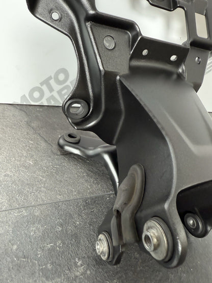 Triumph Street Triple 765 RS 2021 Clock Stay & Light Mount 21650 Miles 2020-2022