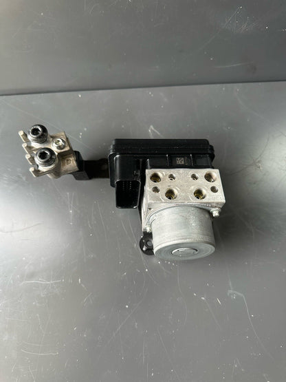 Yamaha MT09SP ABS pump 2021 - 2024 Yamaha MT09 SP ABS pump OEM 2022 5101 Miles