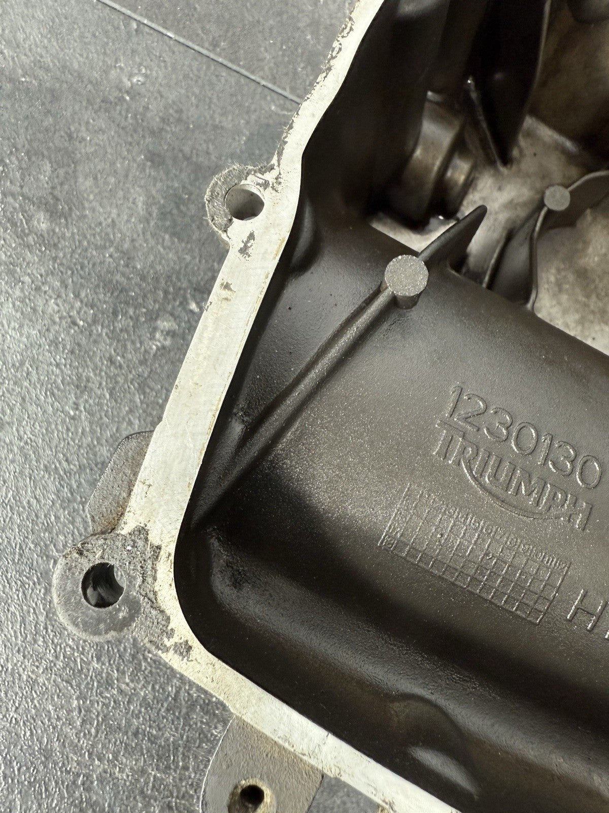 Triumph Street Triple 765 R 2017 Oil Sump Engine Sump & Bolts 18498m 2018-2021