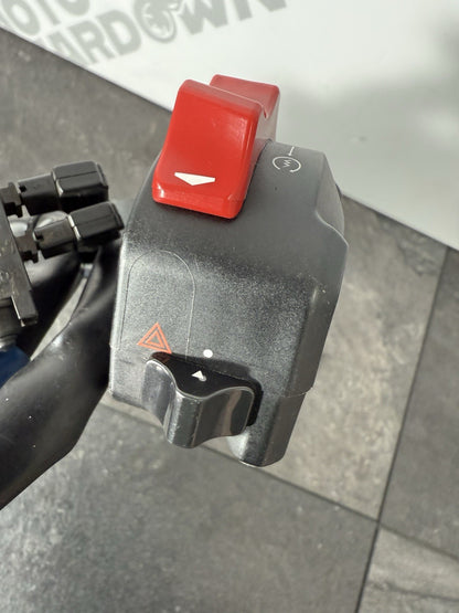 6e55f150-ed56-4b00-bcb8-a9d3ac18c381