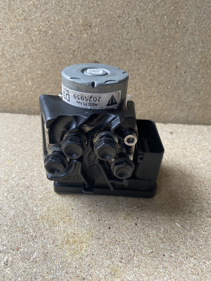 Triumph Street Triple 765 RS 2017-2019 ABS Pump Regulator 2017 OEM T2025959 OEM