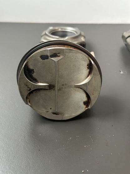 Triumph Street Triple 675 2013 - 2016 Pistons 12,409 Miles 675 Engine Pistons