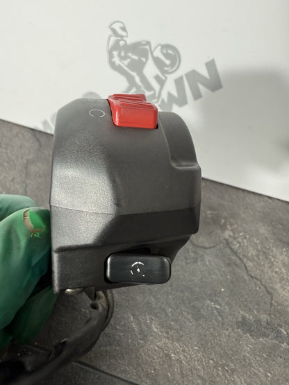 Yamaha YZF R125 R 125 2014 Right Switchgear Switches 26983 Miles 2008-2018 OEM