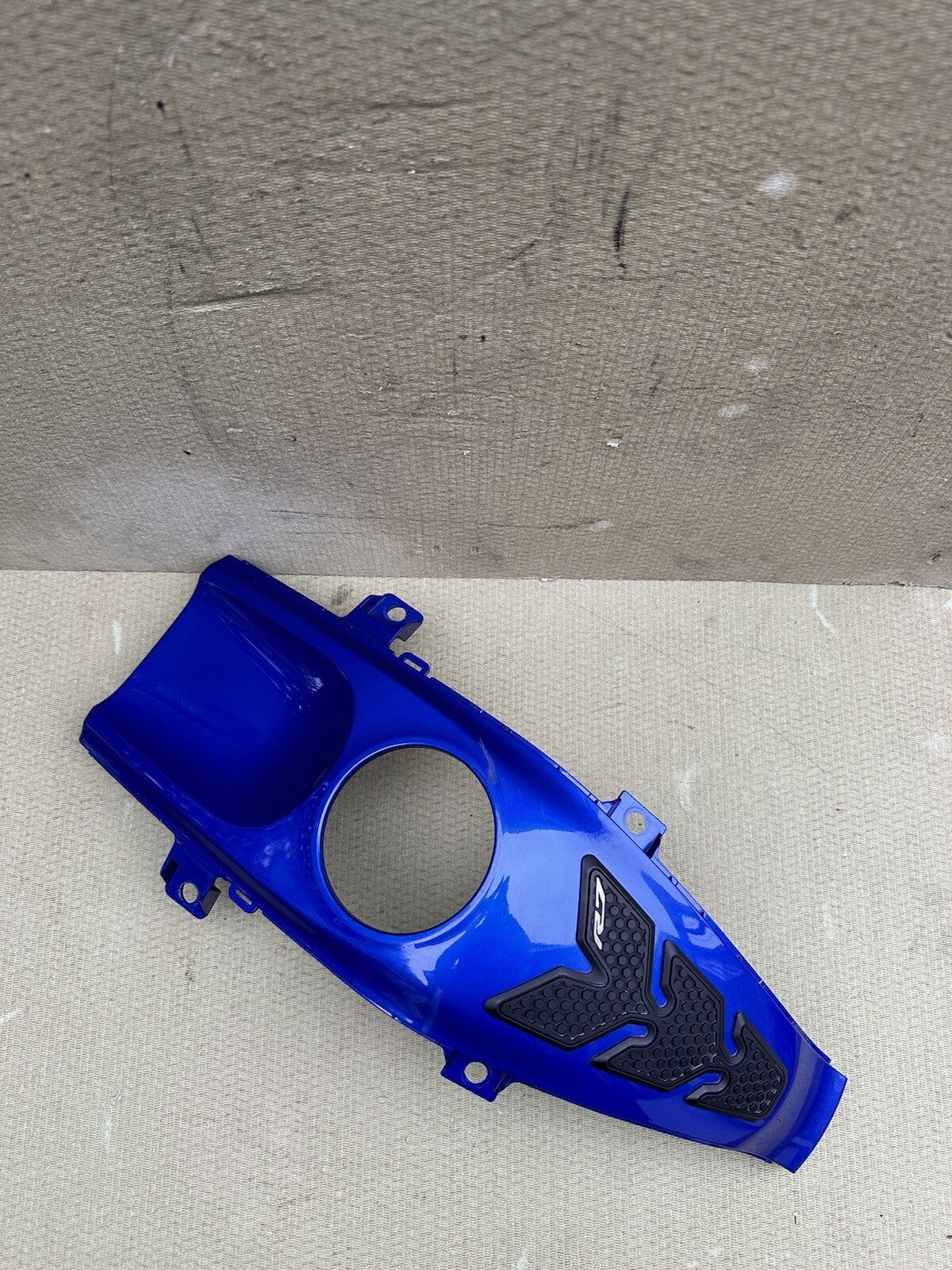 Yamaha Yzf R7 Yzf690 2022 - 2023 Centre Fuel Tank Cover Fairing R7 Tank Fairing